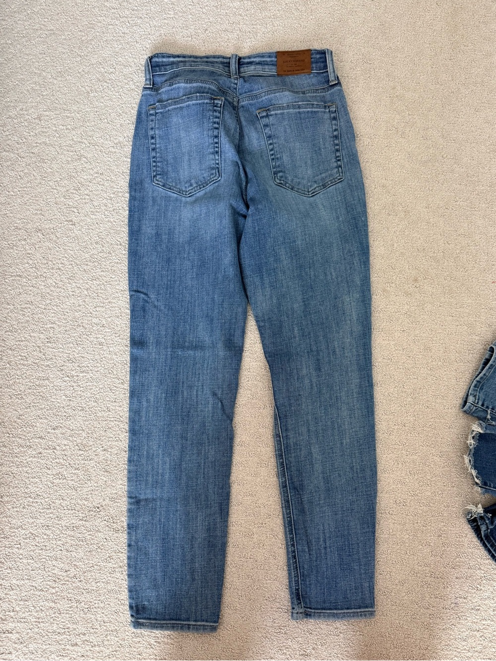 Lucky Brand, size 27. 5 pairs of Light to Dark Washes! - Picture 4 of 16